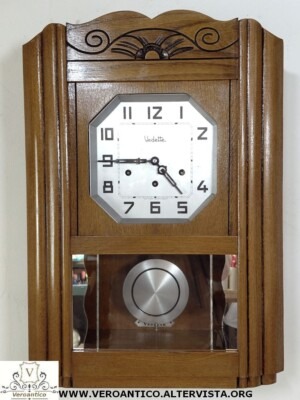 Antico orologio a pendolo Westminster in castagno Antico orologio a pendolo Westminster in castagno